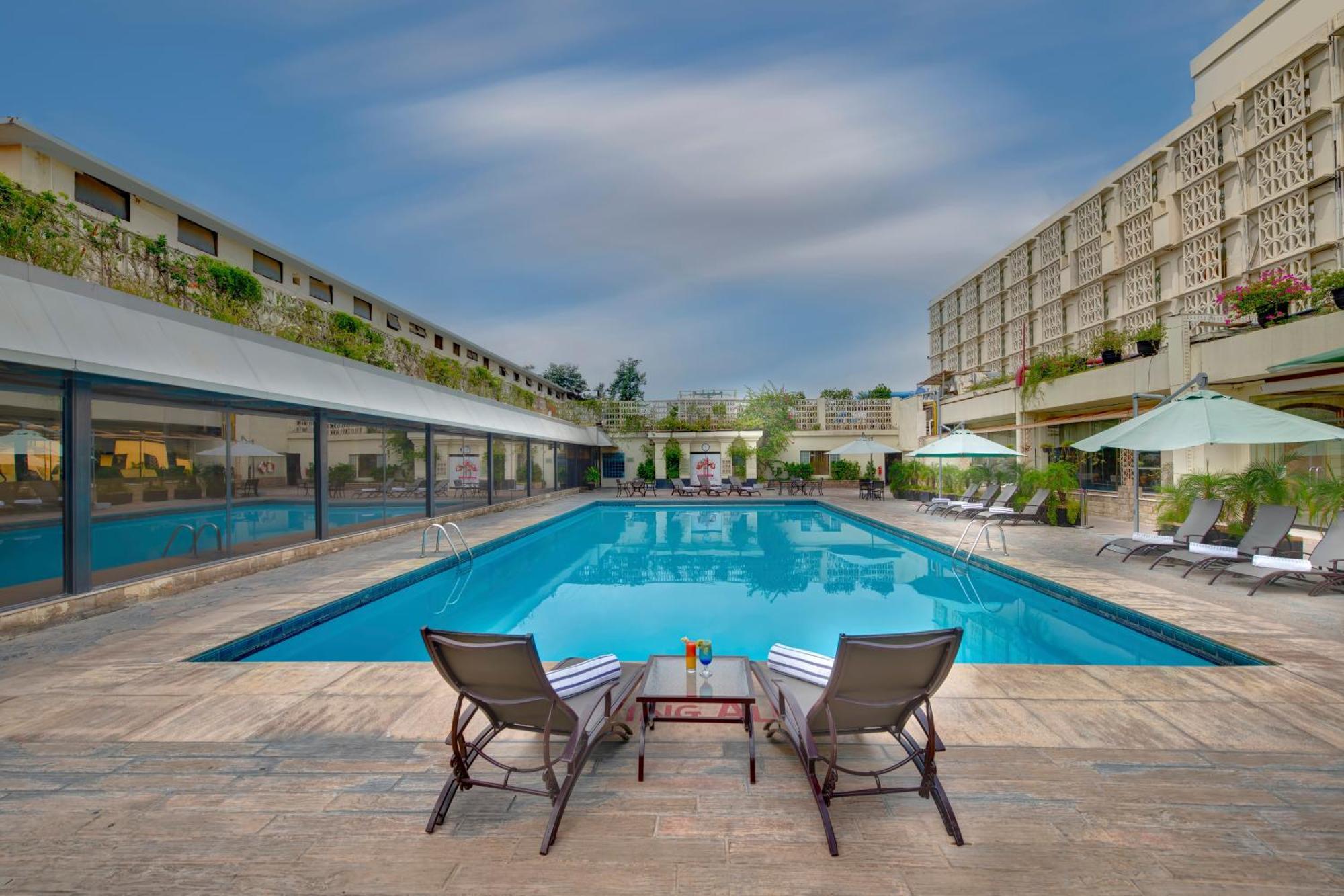 Pearl Continental Hotel, Равалпинди Экстерьер фото